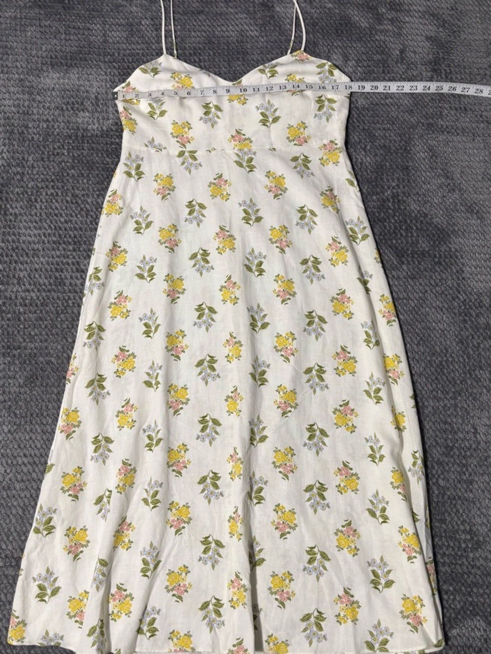 Zara Cream Floral V-neck, back zip closure. Maxi Dress with Yellow Blooms SizeXL - Picture 5 of 8